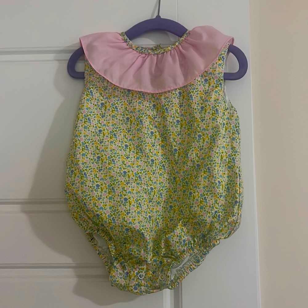 The Oaks Apparel 18M floral bubble EUC